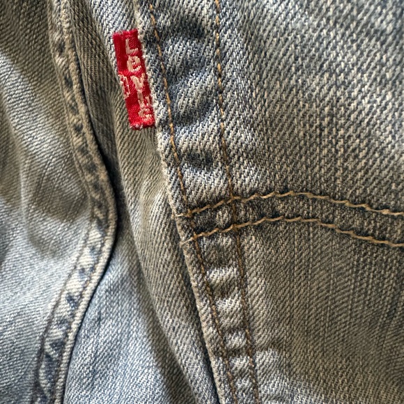 Levi Strauss & Co
505
Boys size 14 Slim
W25 / L27 - Picture 3 of 5